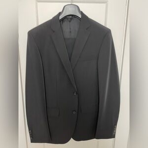 Hugo Boss Suit Size 36R Jacket Size 30x32 Pant